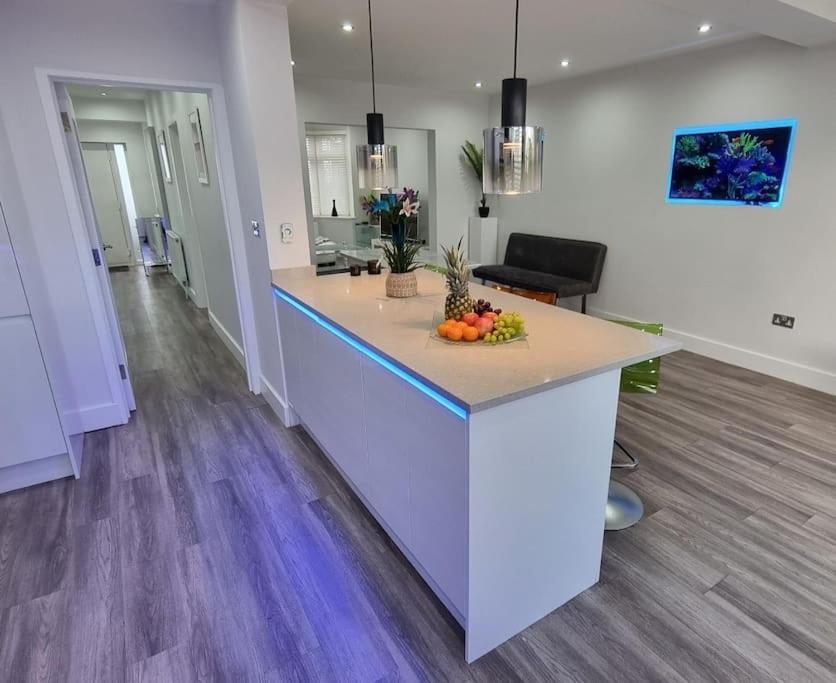 Northbourne House Villa เฟิร์นดาวน์ ภายนอก รูปภาพ