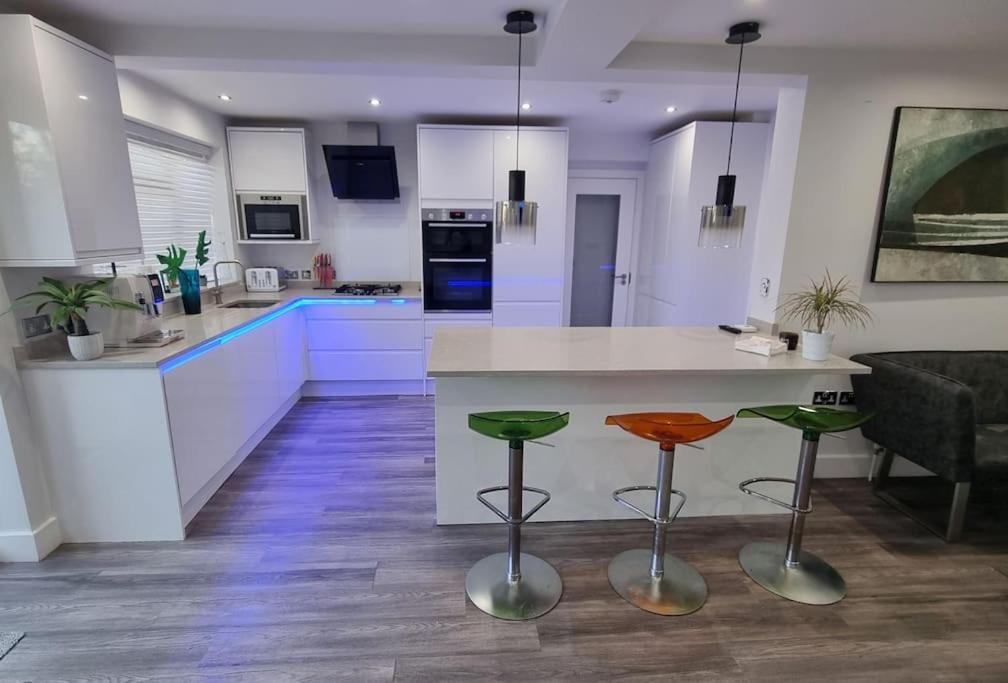 Northbourne House Villa เฟิร์นดาวน์ ภายนอก รูปภาพ