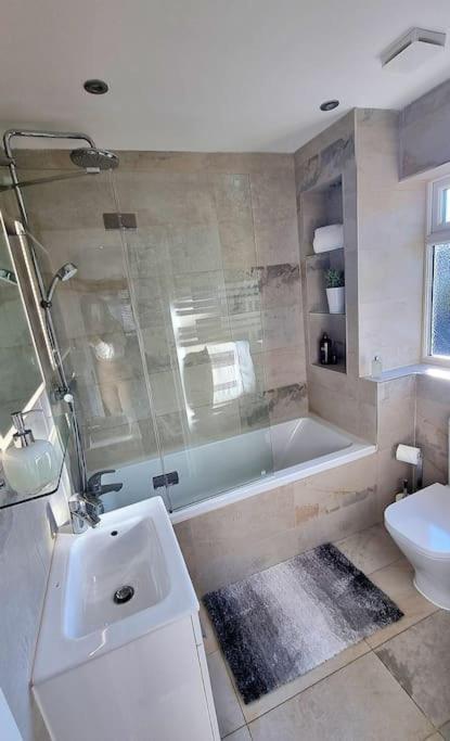 Northbourne House Villa เฟิร์นดาวน์ ภายนอก รูปภาพ