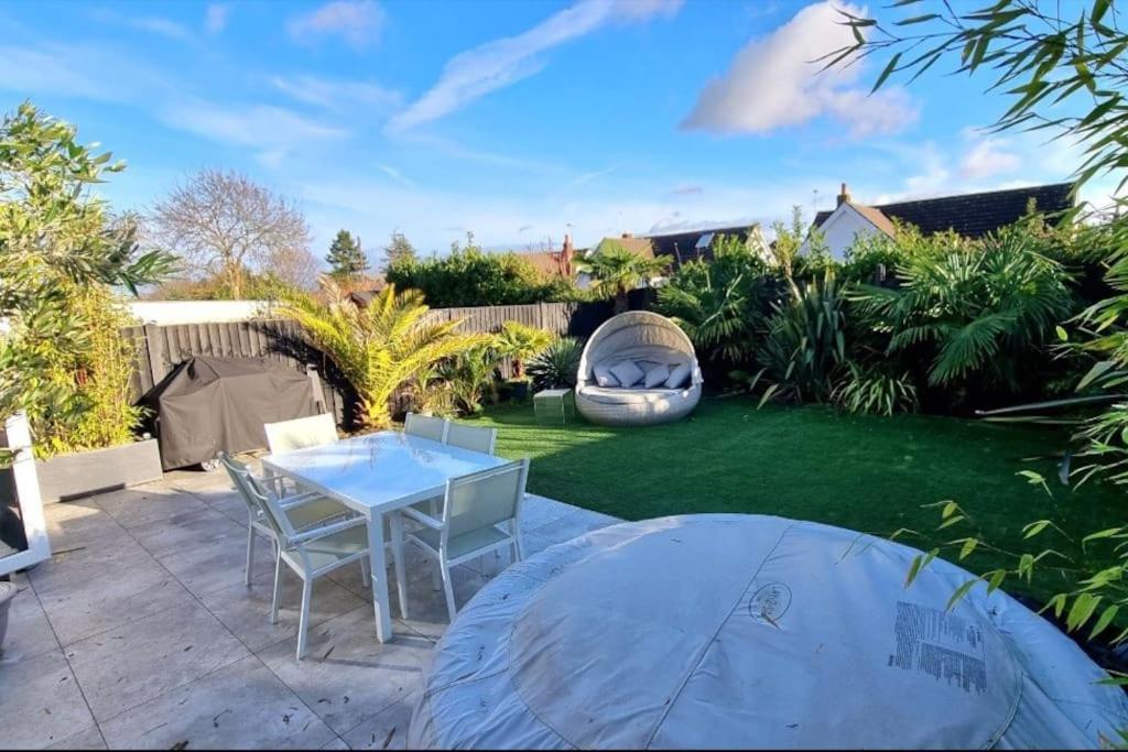 Northbourne House Villa เฟิร์นดาวน์ ภายนอก รูปภาพ