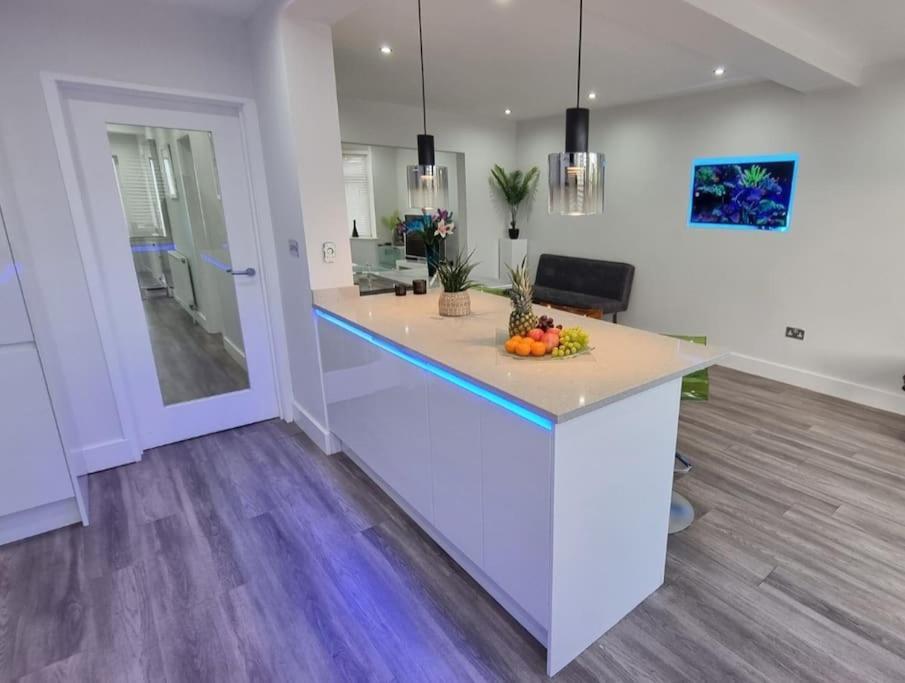 Northbourne House Villa เฟิร์นดาวน์ ภายนอก รูปภาพ
